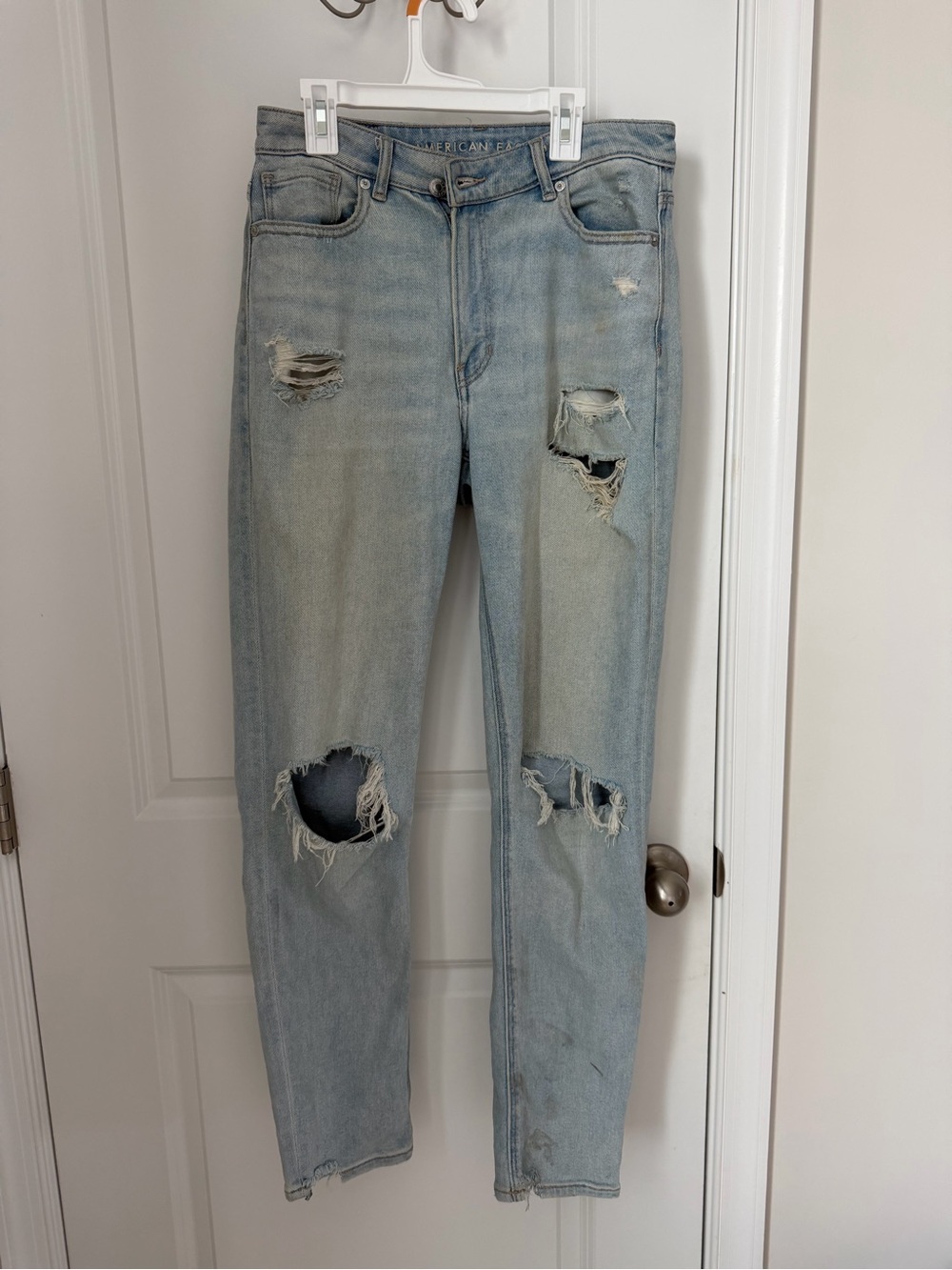 American Eagle Outfitters Light Wash Distressed Boyfriend Jeans